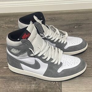 Nike Air Jordan Men's Gray and White High-Tops